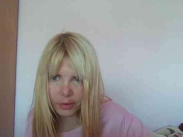 ElenaPleasure webcam