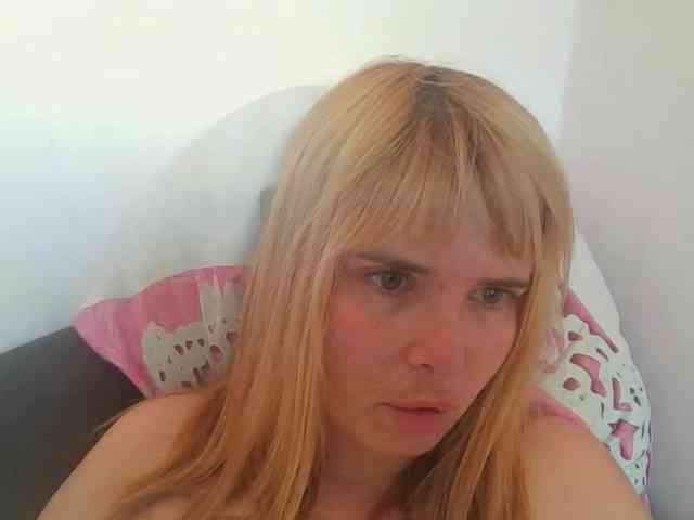 ElenaPleasure webcam