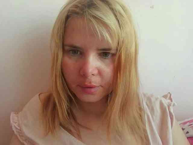 ElenaPleasure webcam