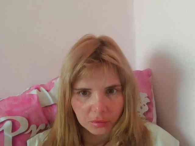 ElenaPleasure webcam