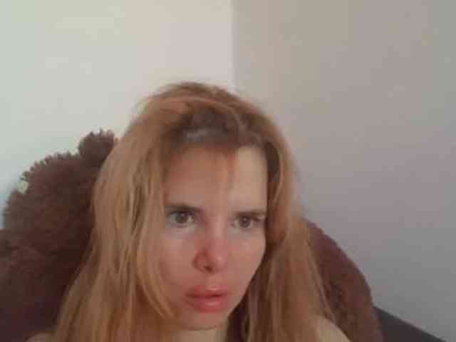 ElenaPleasure webcam
