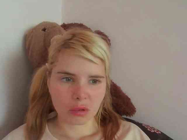ElenaPleasure webcam