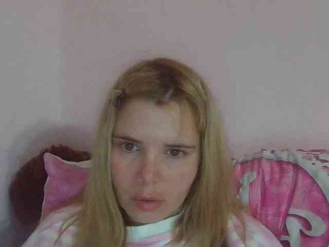 Model: ElenaPleasure