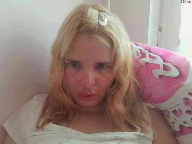 ElenaPleasure webcam