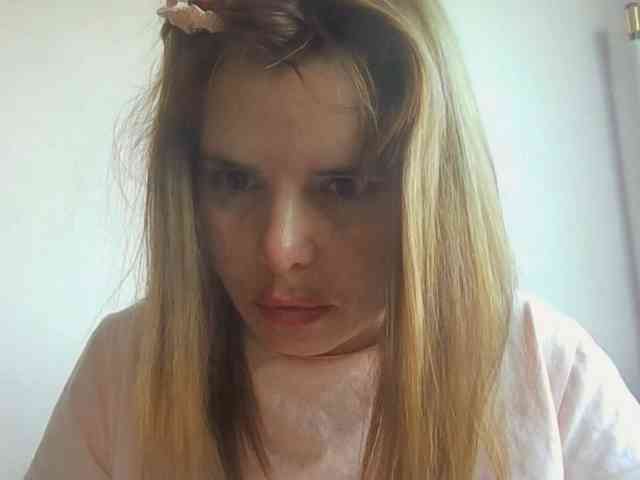 Model: ElenaPleasure