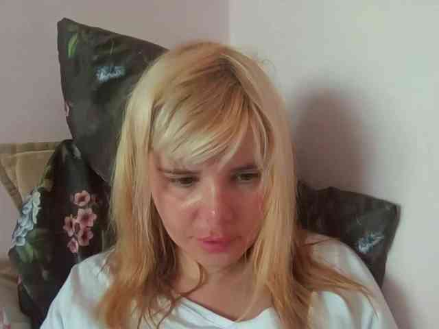 ElenaPleasure webcam