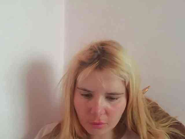 ElenaPleasure webcam
