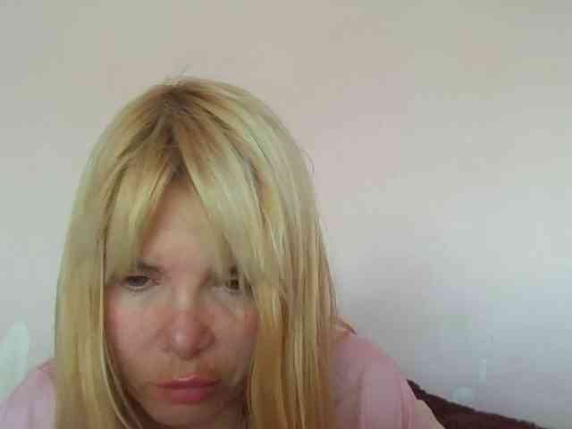 ElenaPleasure webcam