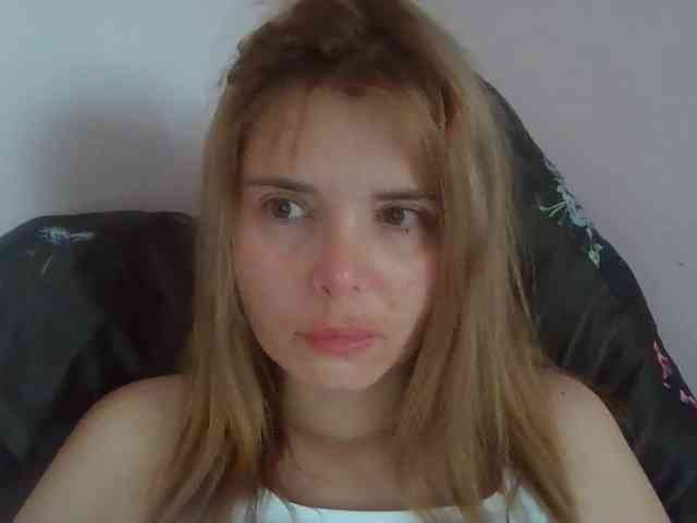Model: ElenaPleasure