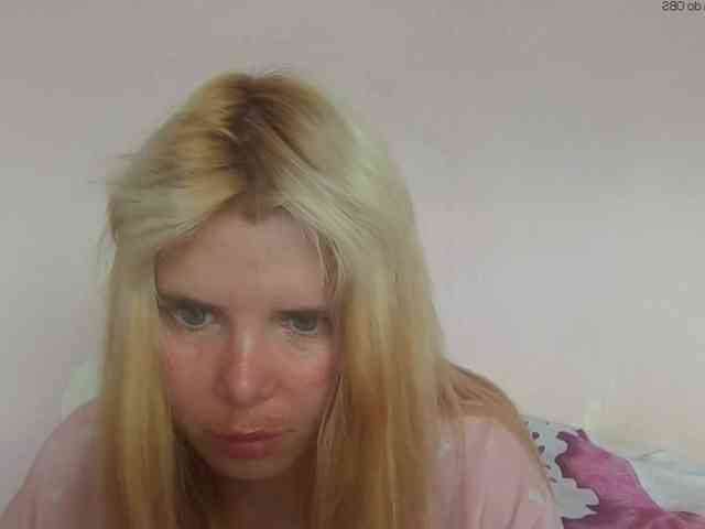 ElenaPleasure webcam