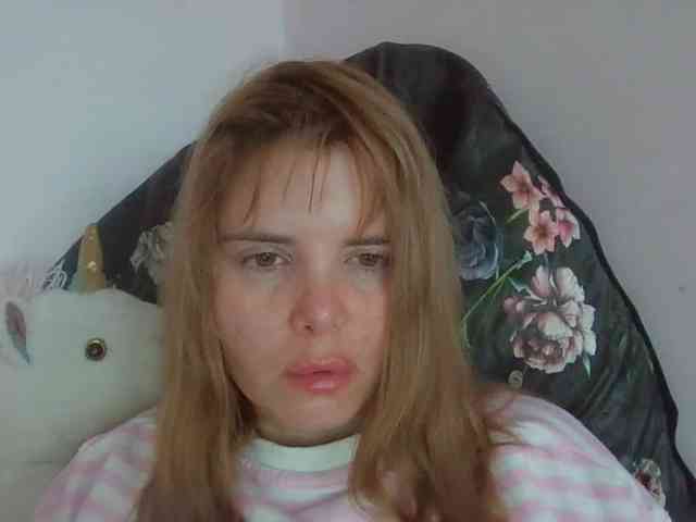Model: ElenaPleasure