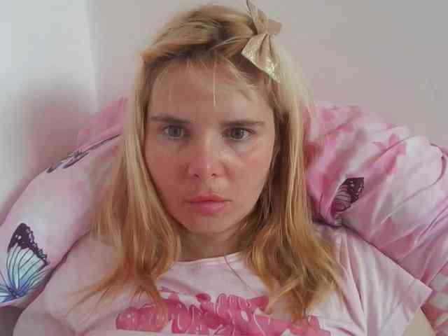 ElenaPleasure webcam