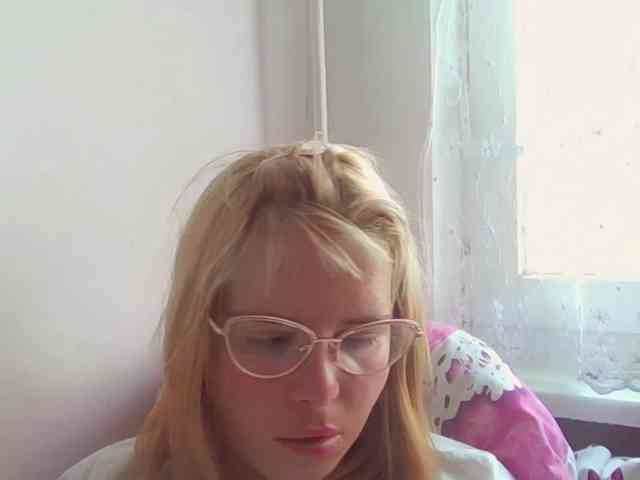 Model: ElenaPleasure