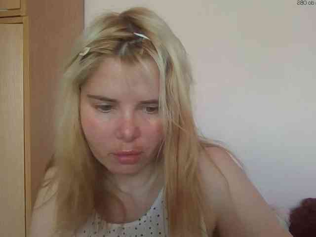 ElenaPleasure webcam