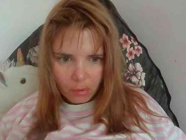 Model: ElenaPleasure