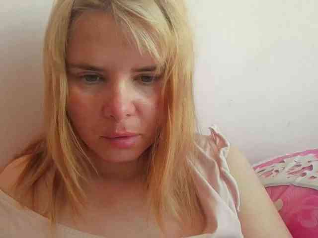 ElenaPleasure webcam