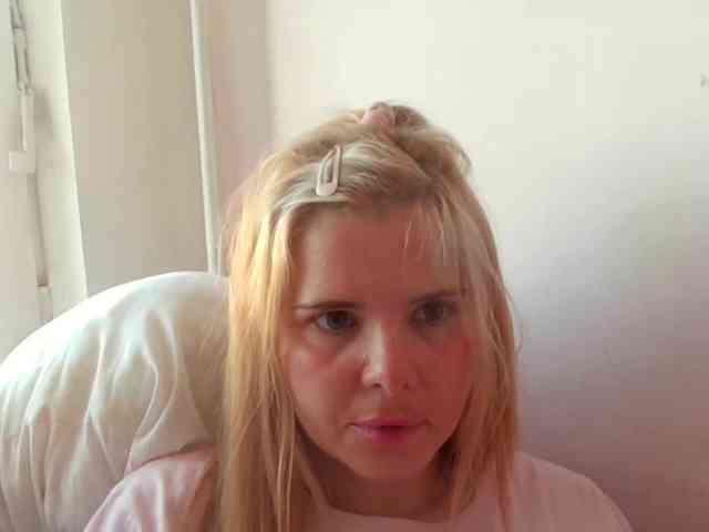 ElenaPleasure webcam