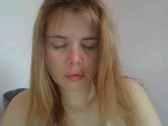 Model: ElenaPleasure