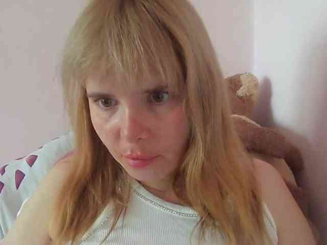 ElenaPleasure webcam