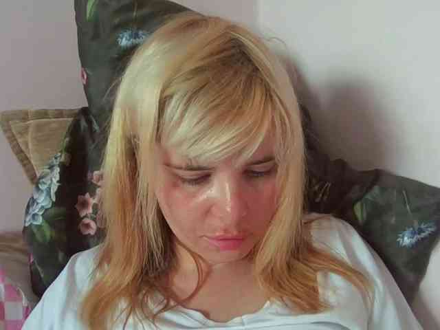 ElenaPleasure webcam