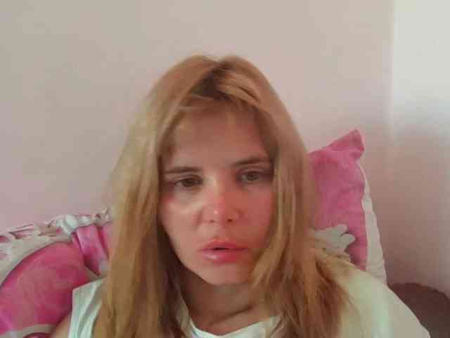 ElenaPleasure webcam