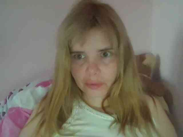ElenaPleasure webcam