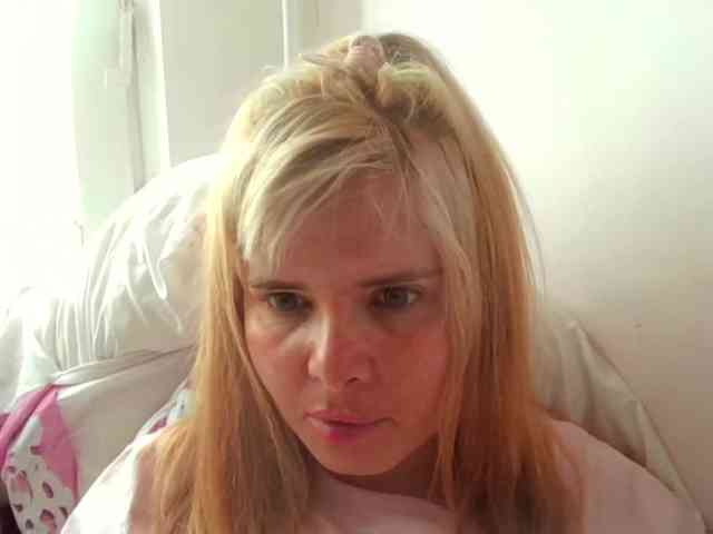 ElenaPleasure webcam