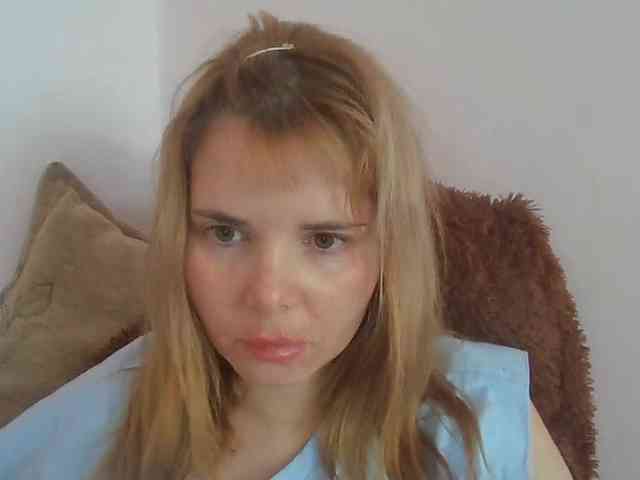 ElenaPleasure webcam
