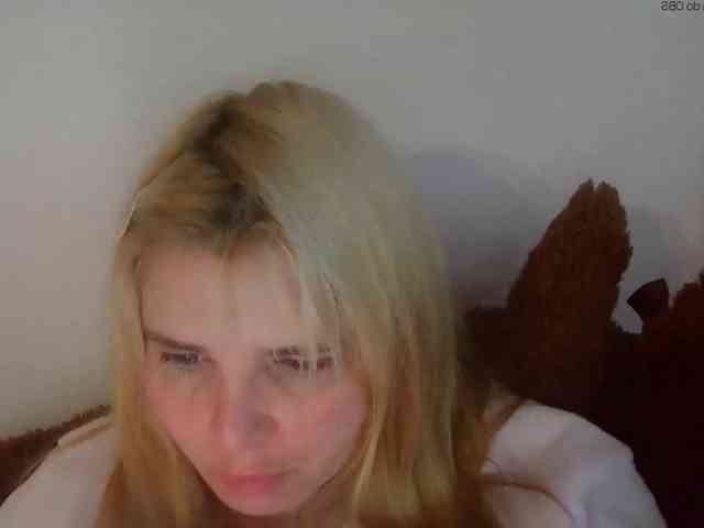ElenaPleasure webcam