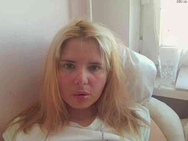 ElenaPleasure webcam