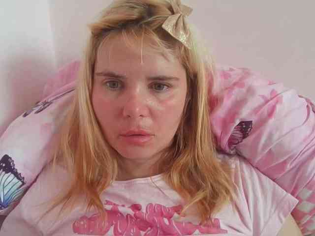 ElenaPleasure webcam