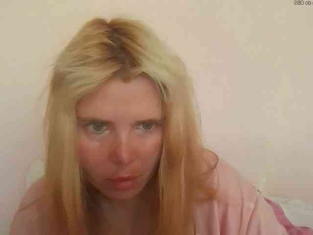 Model: ElenaPleasure