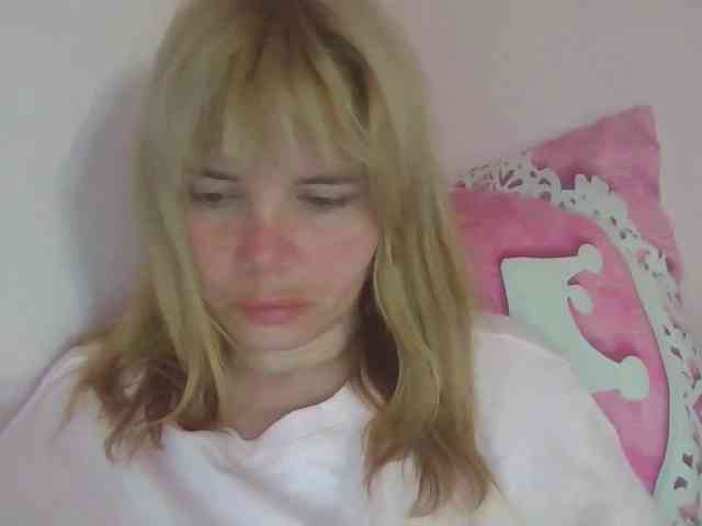 ElenaPleasure webcam