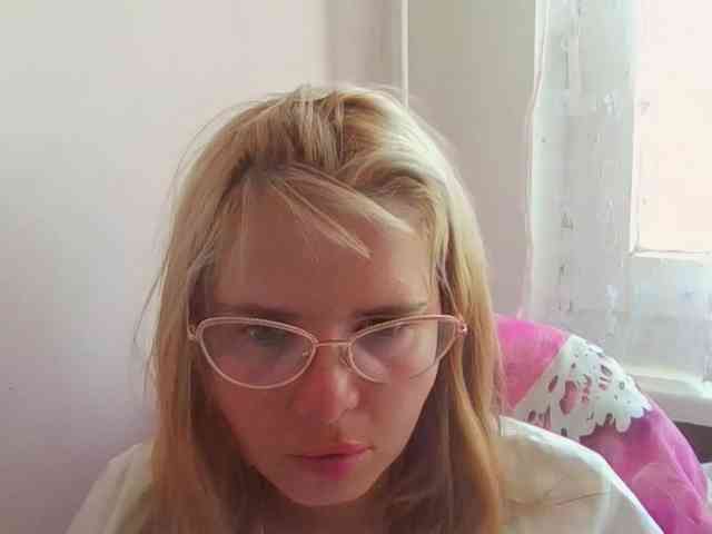 Model: ElenaPleasure