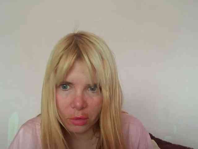 ElenaPleasure webcam
