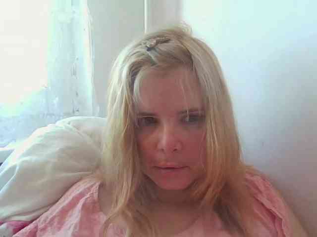 ElenaPleasure webcam