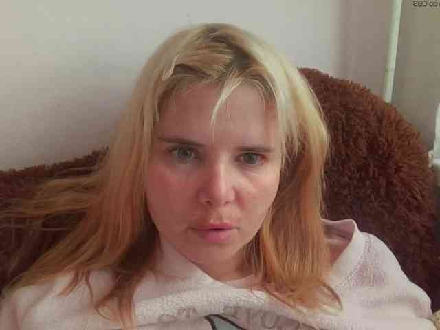 ElenaPleasure webcam