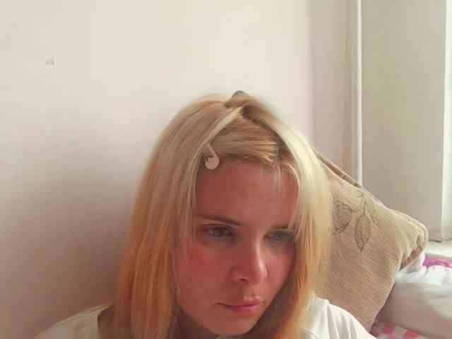 ElenaPleasure webcam