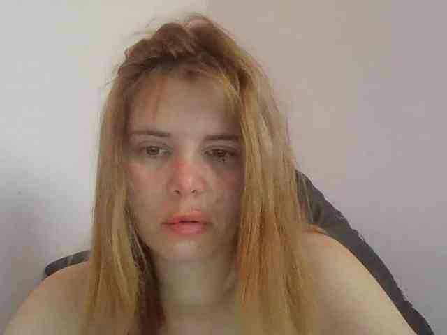Model: ElenaPleasure