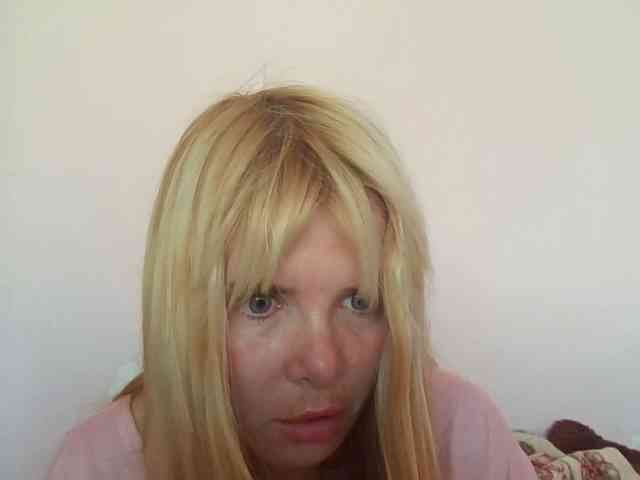 ElenaPleasure webcam