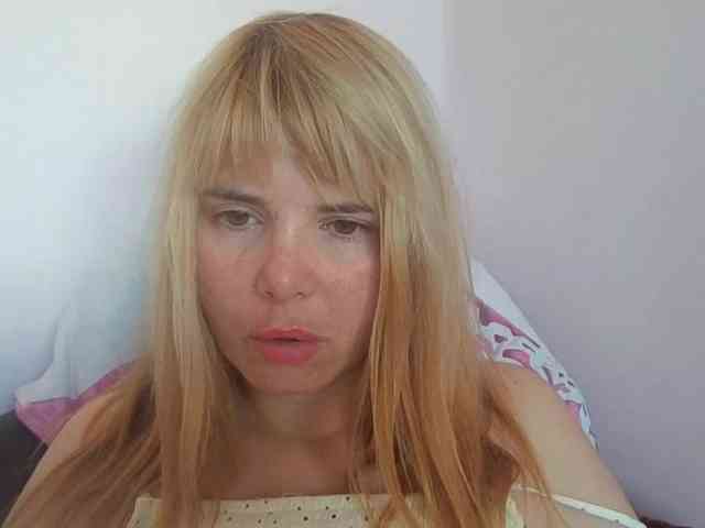 ElenaPleasure webcam
