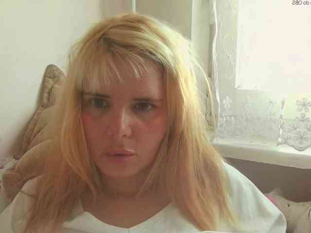 ElenaPleasure webcam
