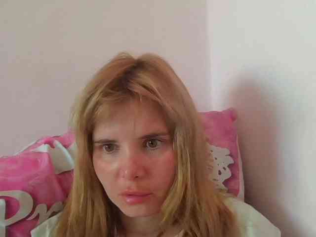 ElenaPleasure webcam