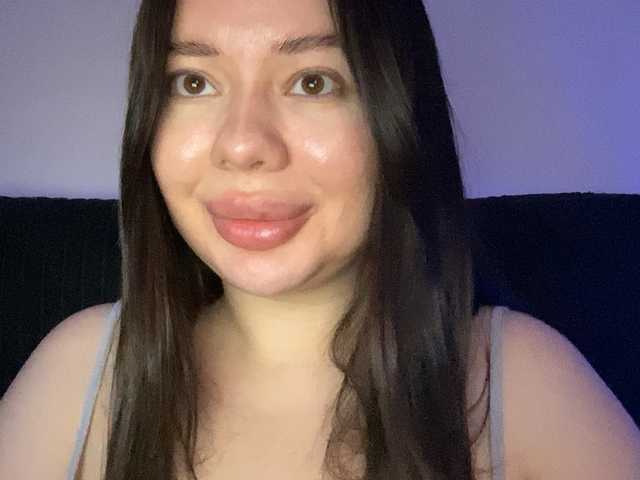 le modèle VikaSpace est en webcam porno dans un show sur le site bongacams, il possède les tags suivants: White/Caucasian,Brunette,Shaved