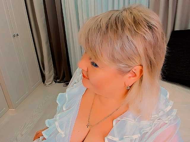 XBIGTITSXX live cam preview