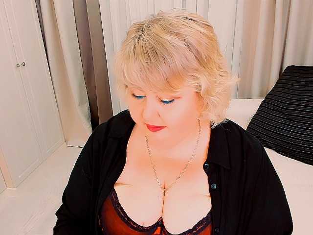 XBIGTITSXX live cam preview