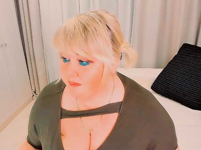 XBIGTITSXX's BongaCams show and profile