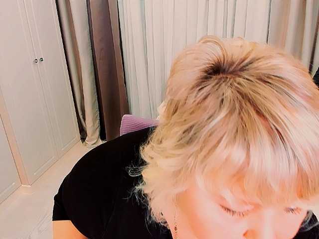 XBIGTITSXX live cam preview