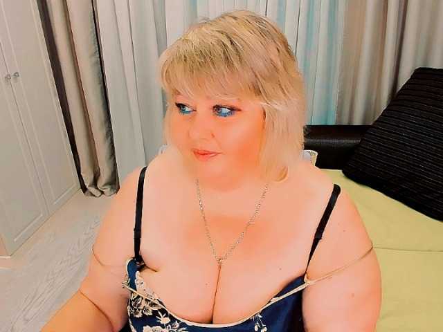 XBIGTITSXX live cam preview