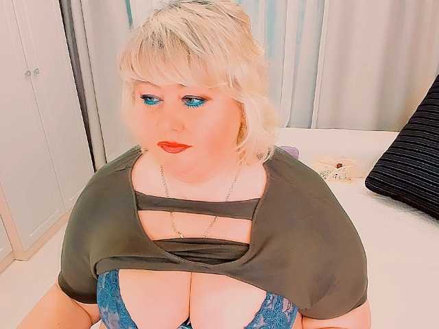 XBIGTITSXX's BongaCams show and profile